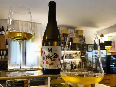 Imagen de portada para La Vinoteca de Valdemeca: mucho más que un negocio, una apuesta por el futuro de la Serranía