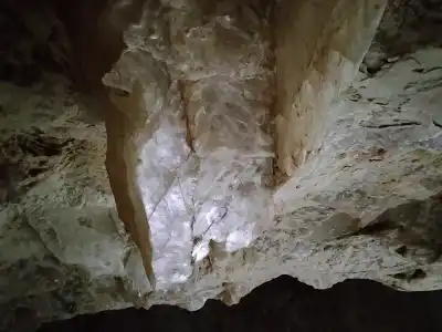 Imagen de portada para La Mora Encantada: el cristal que iluminó Roma desde las entrañas de Cuenca