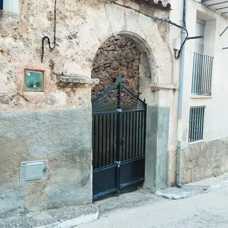 Imagen de portada del artículo: El arco de la sinagoga de Cañete